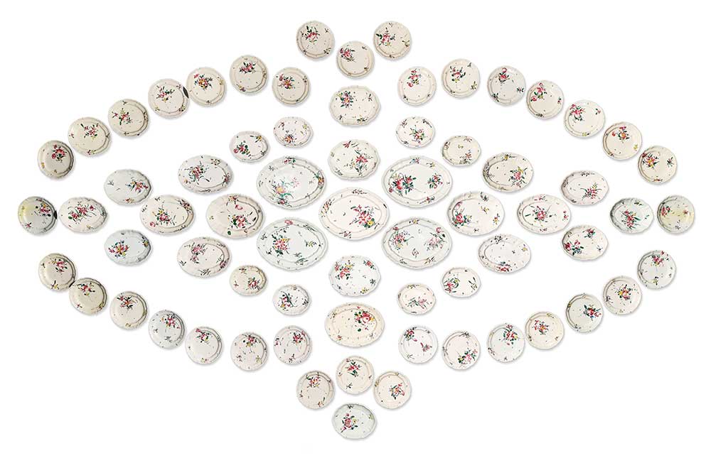 Assortimento di 68 piatti manifattura Antonio Ferretti