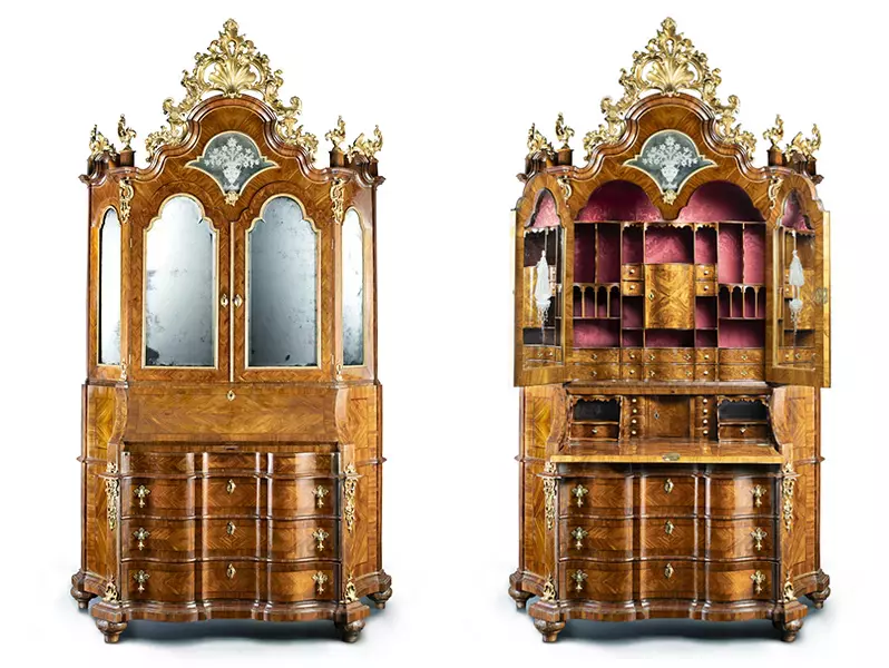 Mobile a due corpi con piano scrittoio ribaltabile (trumeau)